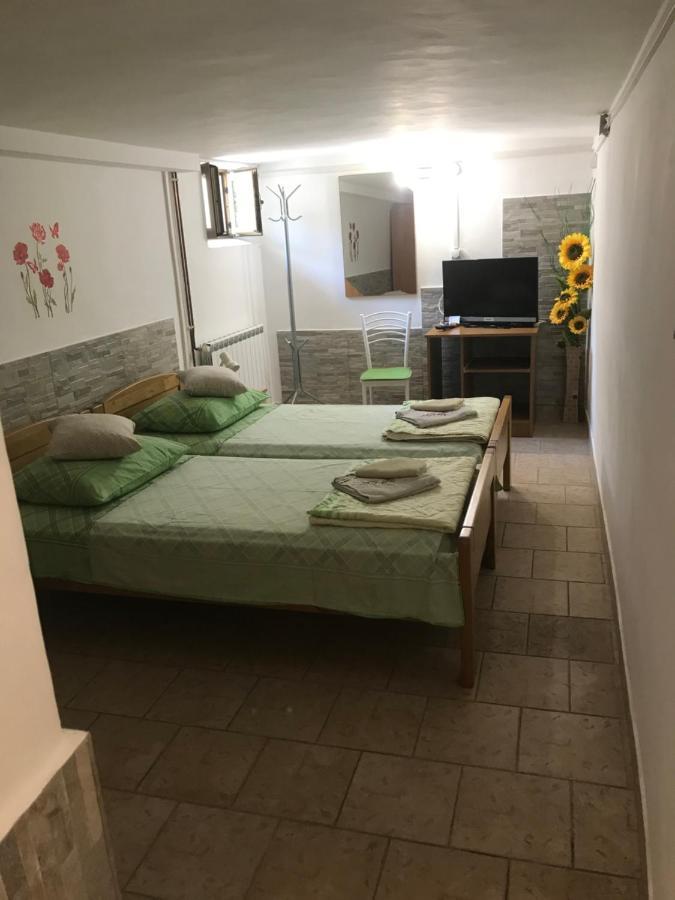 Apartmani Luiza Đảo Đảo Cres Ngoại thất bức ảnh
