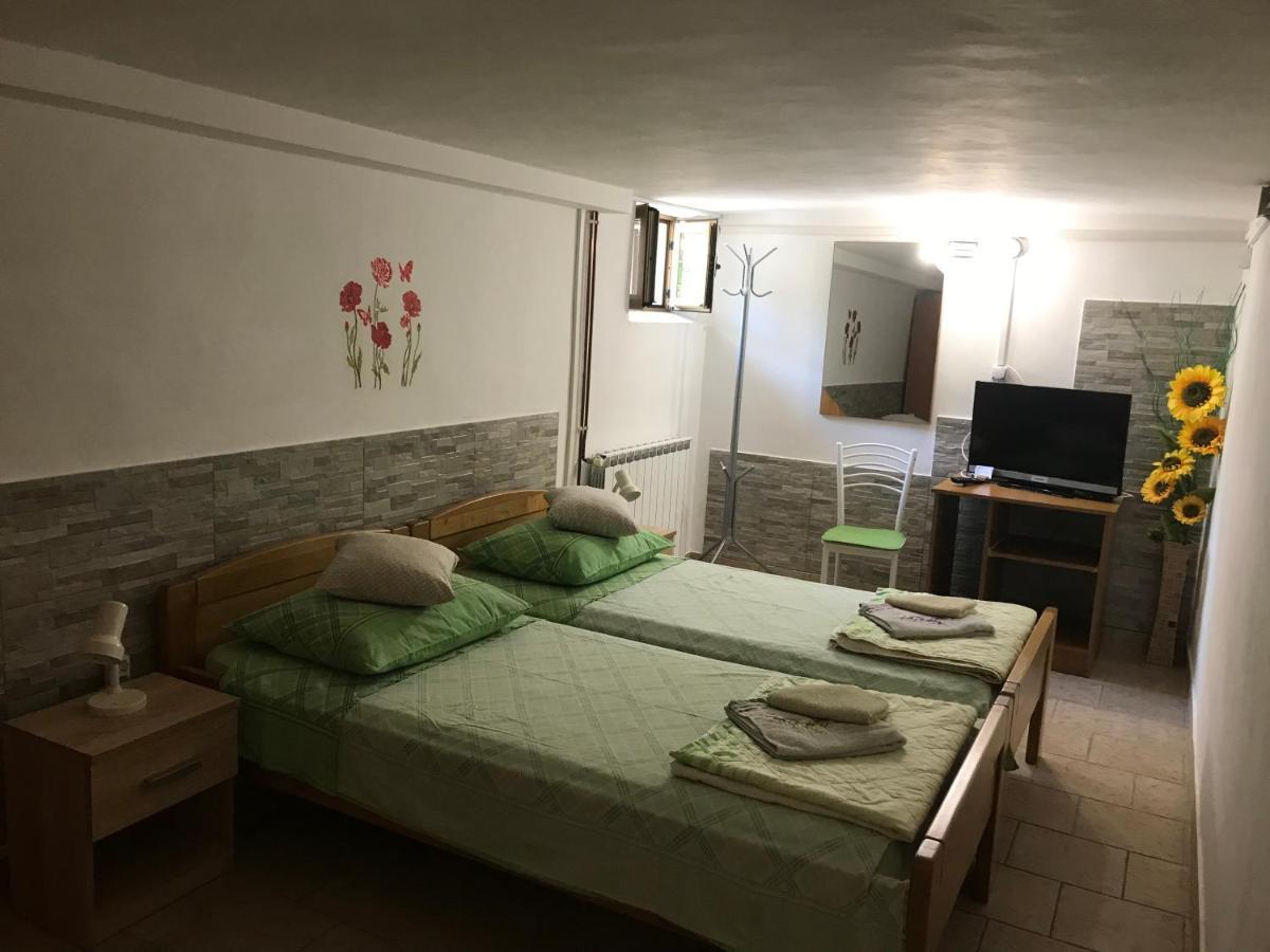 Apartmani Luiza Đảo Đảo Cres Ngoại thất bức ảnh